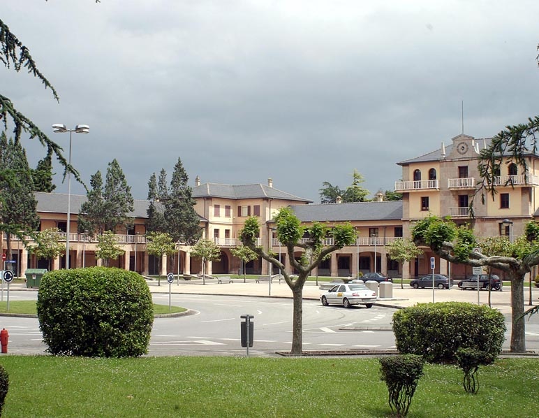 Plaza Mayor de Llaranes