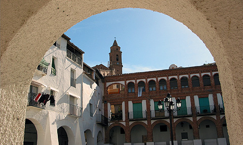 Plaza de la Villa de Híjar.