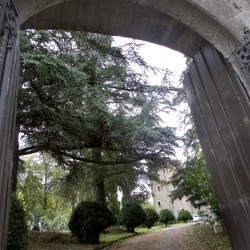 Entrada principal al palacio de Doriga