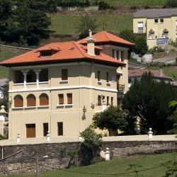 Casa indiana en Pola de Allande.