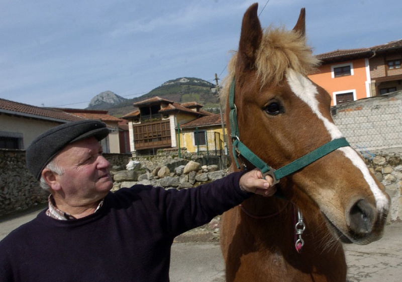 Manolo Borbolla, con su caballo
