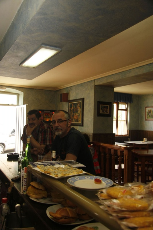 Ambiente en el bar La Bolera.