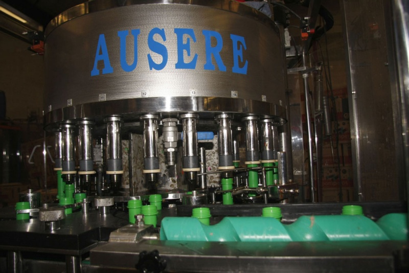 Proceso de fabricación de "pomperos" en la fábrica de General de Juguetes.